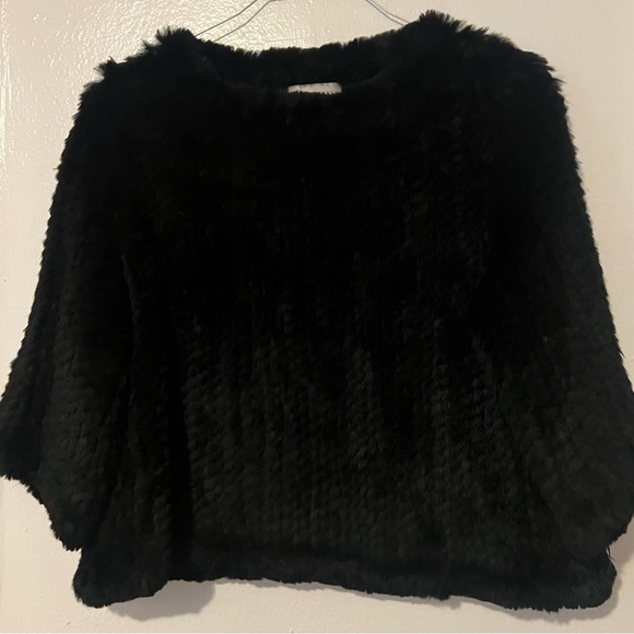 Etienne Aigner blouse. - Picture 3 of 5